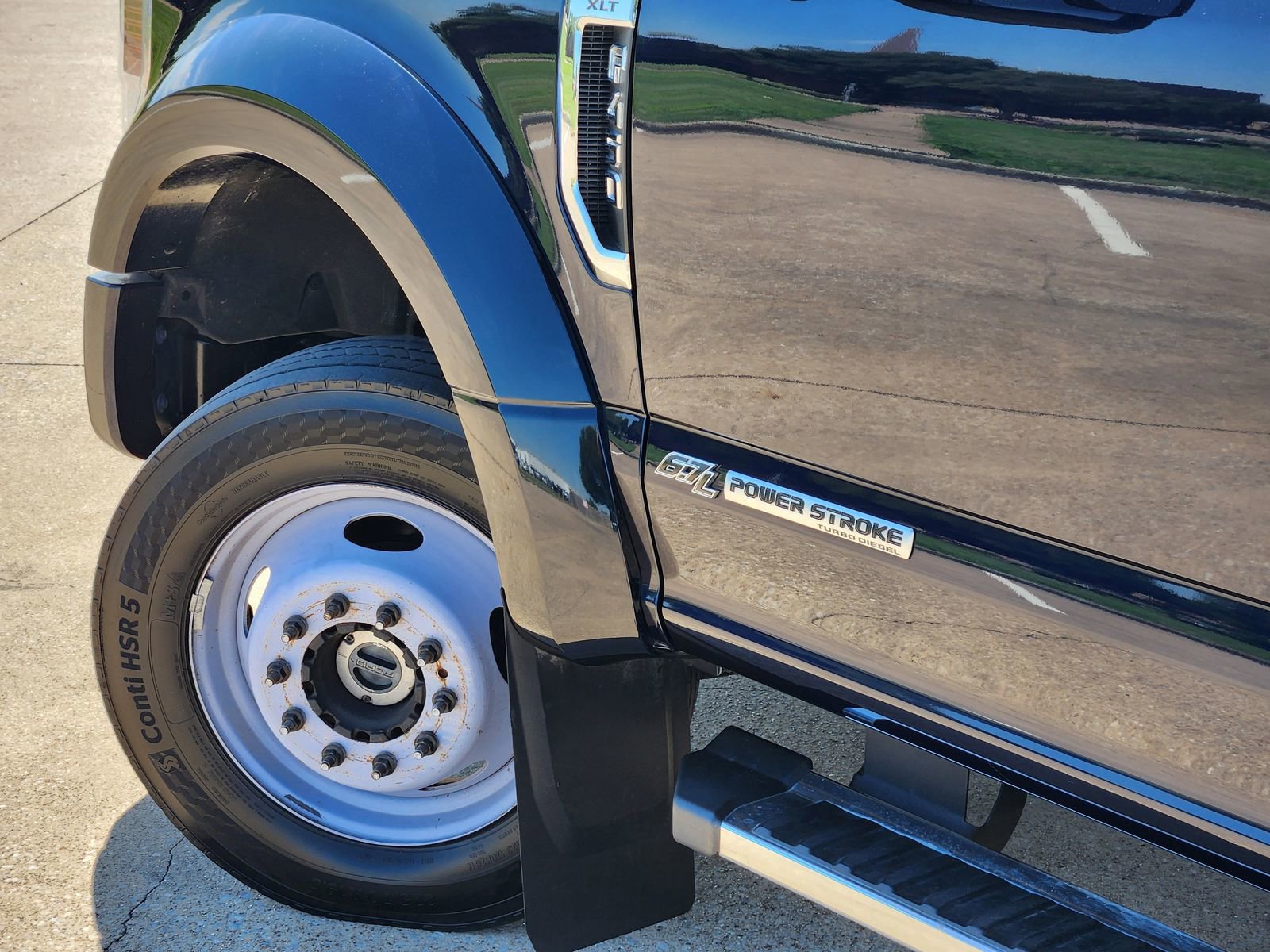 Used 2022 Ford F450 XLT w/ FX4 Off-Road Package AWD/4WD image 12