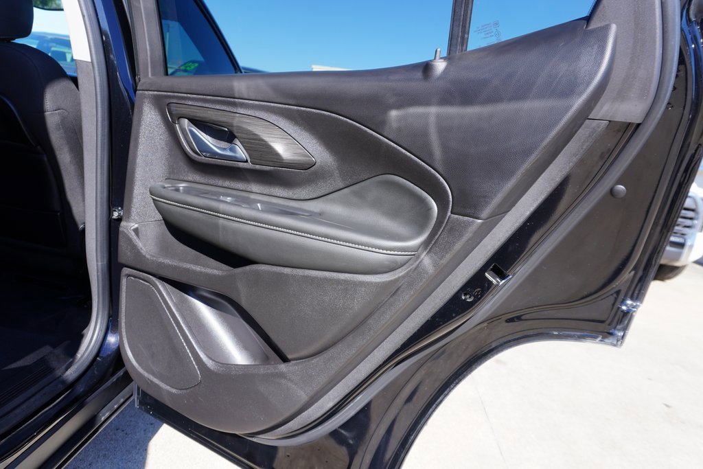 Used 2024 GMC Terrain SLE w/ Driver Convenience Package image 24