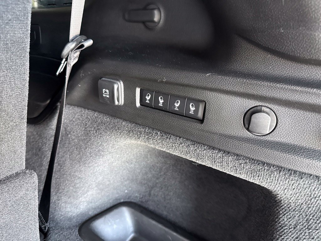 Used 2024 Jeep Grand Cherokee L Overland w/ Advanced Protech Group III AWD/4WD image 14