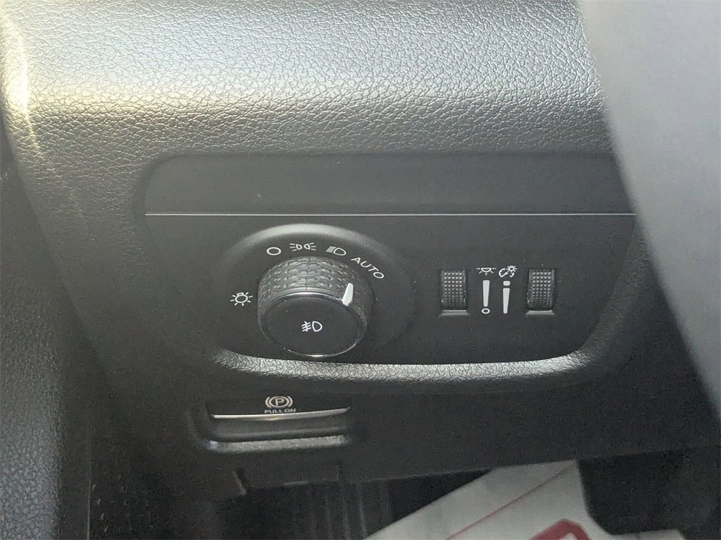 Used 2024 Jeep Grand Cherokee Limited w/ MOPAR Finishing Package image 18