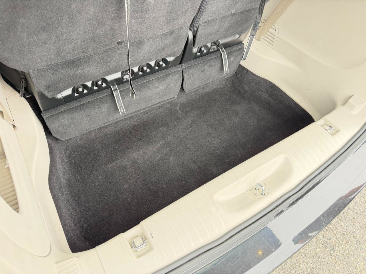Used 2023 Chrysler Pacifica Touring-L FWD image 39