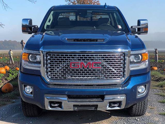 Used 2017 GMC Sierra 3500 Denali w/ Duramax Plus Package AWD/4WD image 9