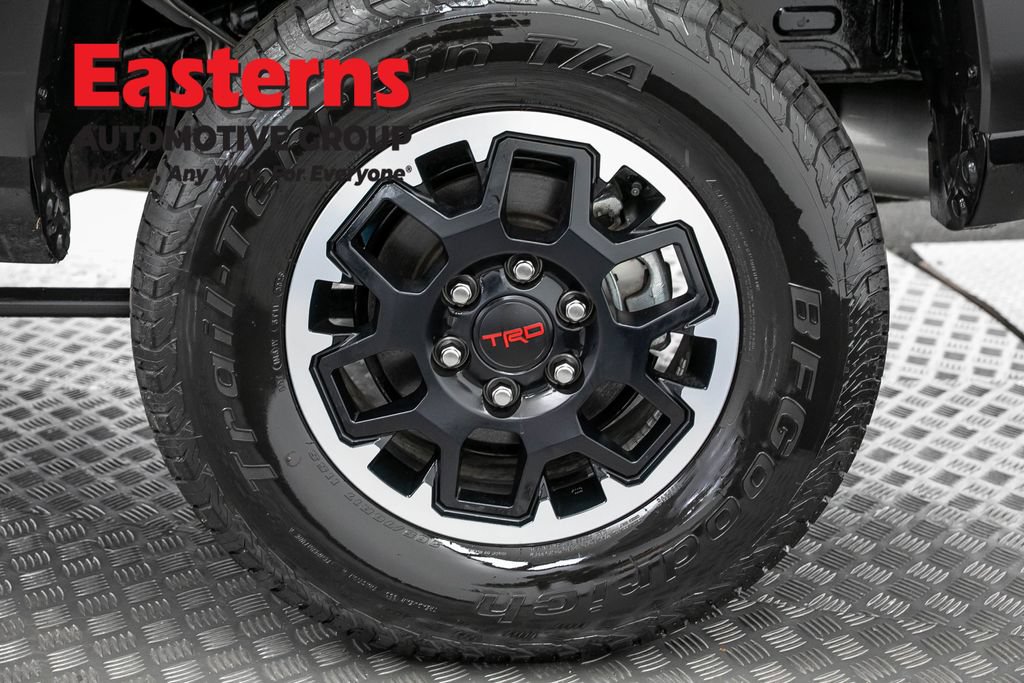 Used 2025 Toyota Tacoma TRD Off-Road AWD/4WD image 31