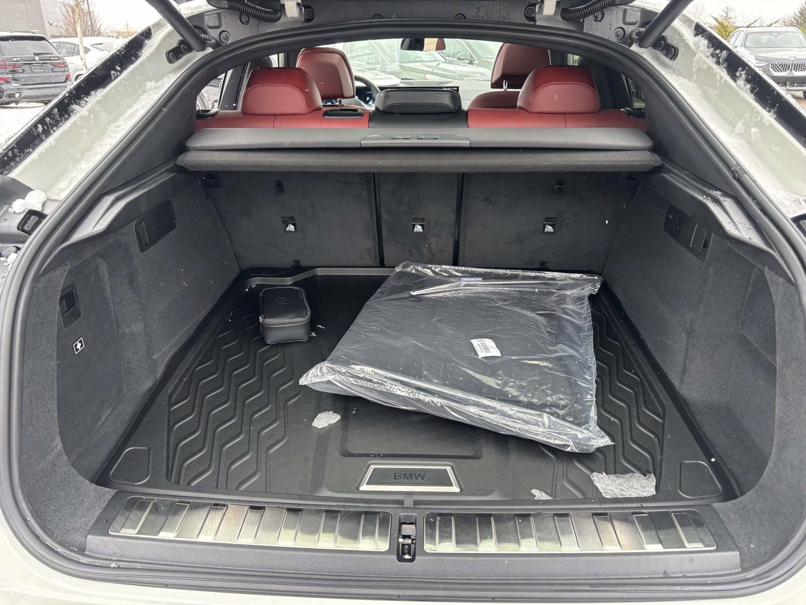 New 2026 BMW X6 xDrive40i image 9