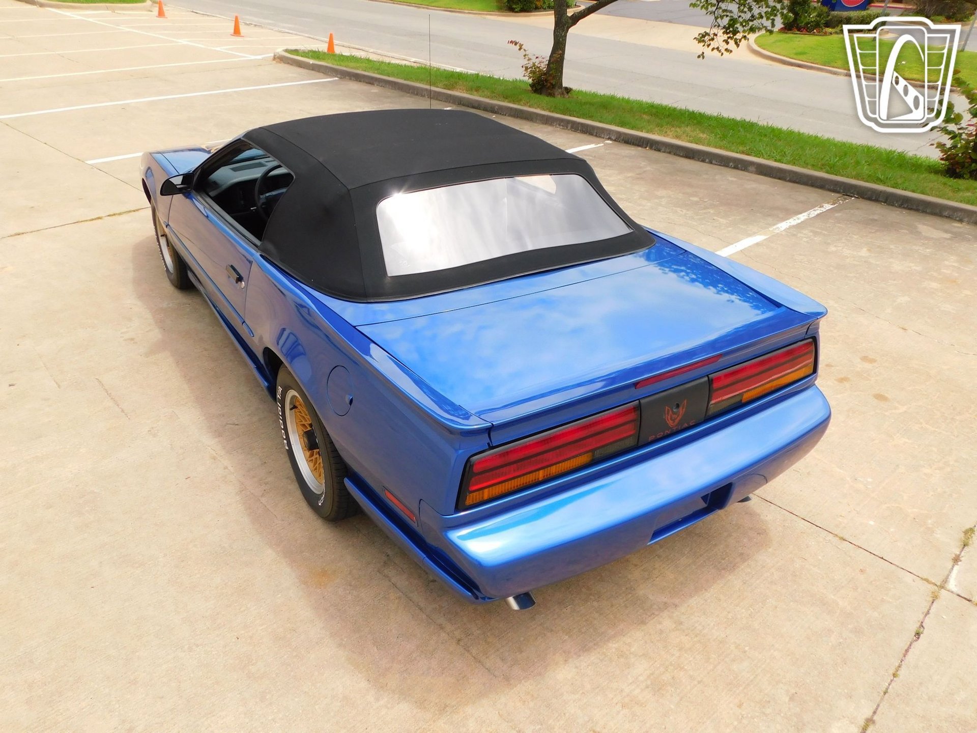 Used 1991 Pontiac Firebird Convertible image 16