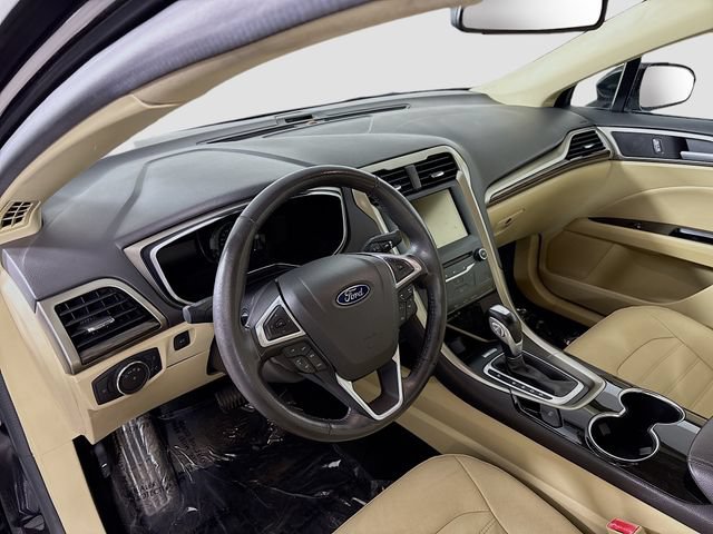 Used 2014 Ford Fusion SE w/ Equipment Group 202A FWD image 11