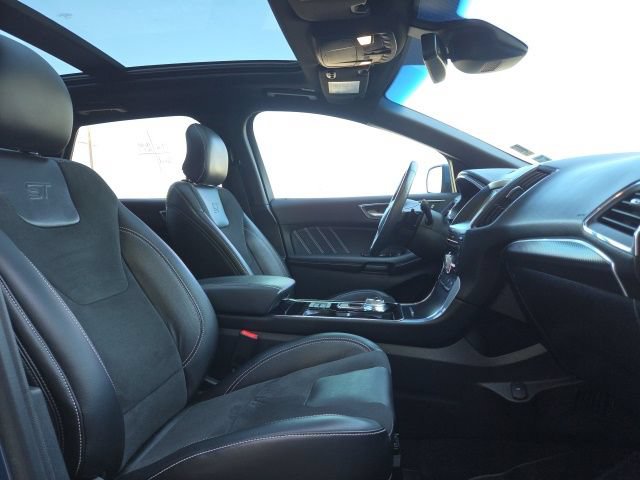 Used 2019 Ford Edge ST w/ Equipment Group 401A AWD/4WD image 17