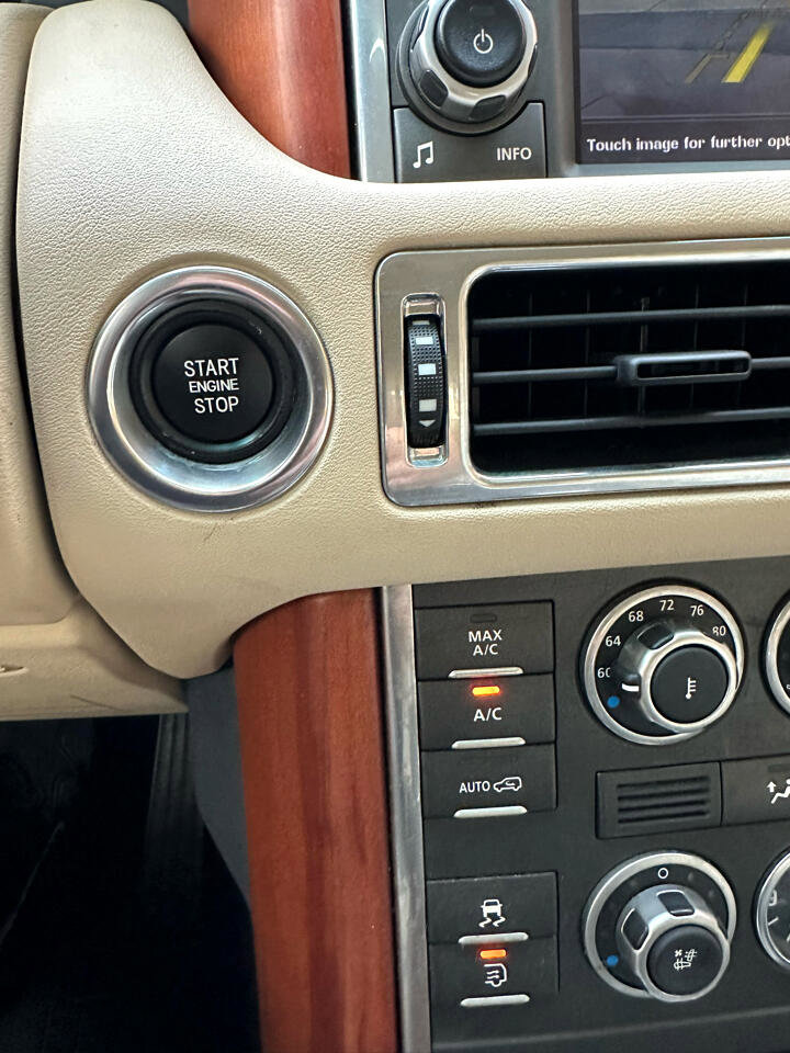 Used 2010 Land Rover Range Rover HSE LUX image 25