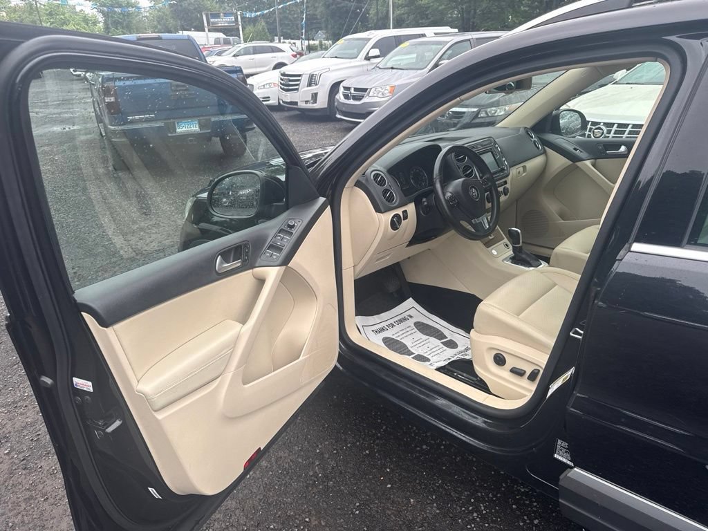 Used 2017 Volkswagen Tiguan Wolfsburg Edition AWD/4WD image 23