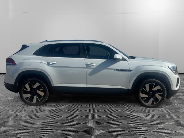 New 2026 Volkswagen Atlas Cross Sport SE FWD image 6
