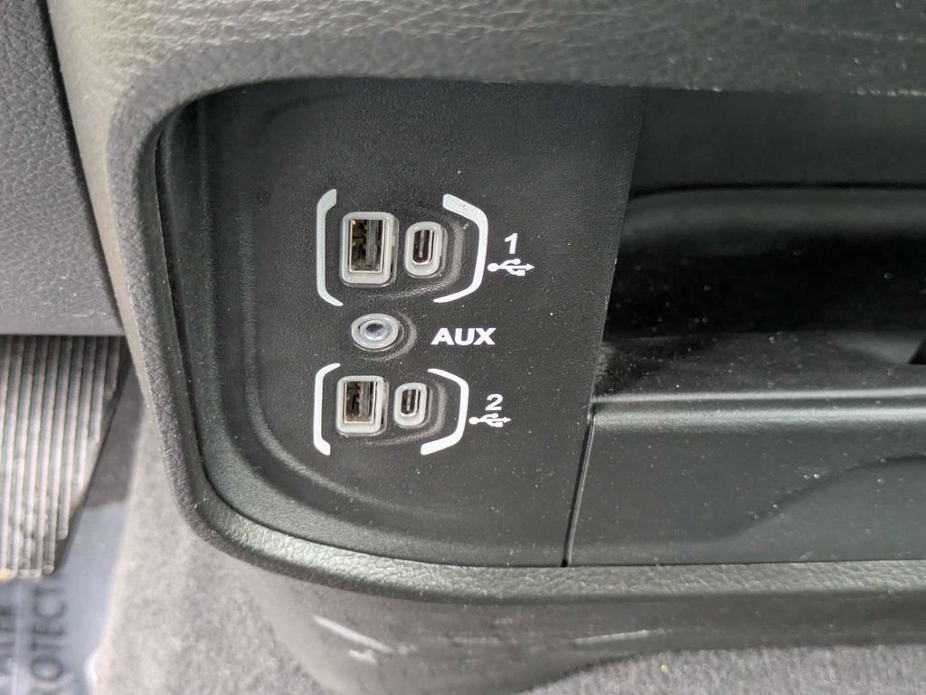 Used 2024 RAM 2500 Laramie w/ Safety Group AWD/4WD image 23