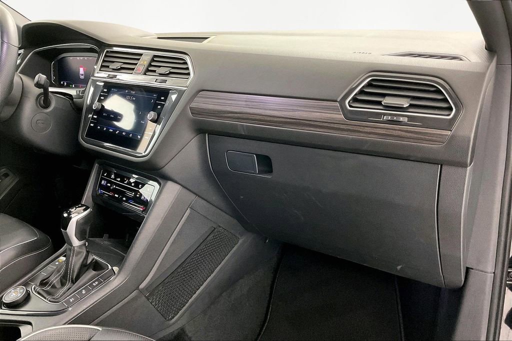 Used 2023 Volkswagen Tiguan SEL R-Line image 22