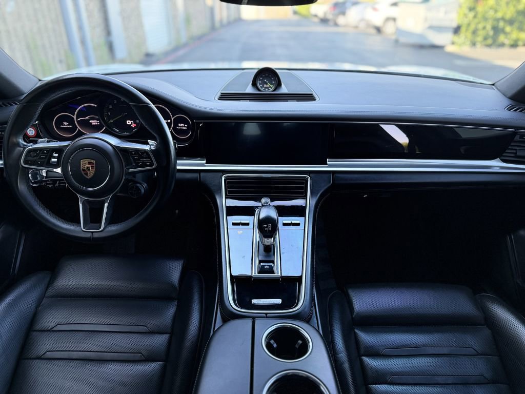 Used 2018 Porsche Panamera 4 w/ Premium Package AWD/4WD image 35
