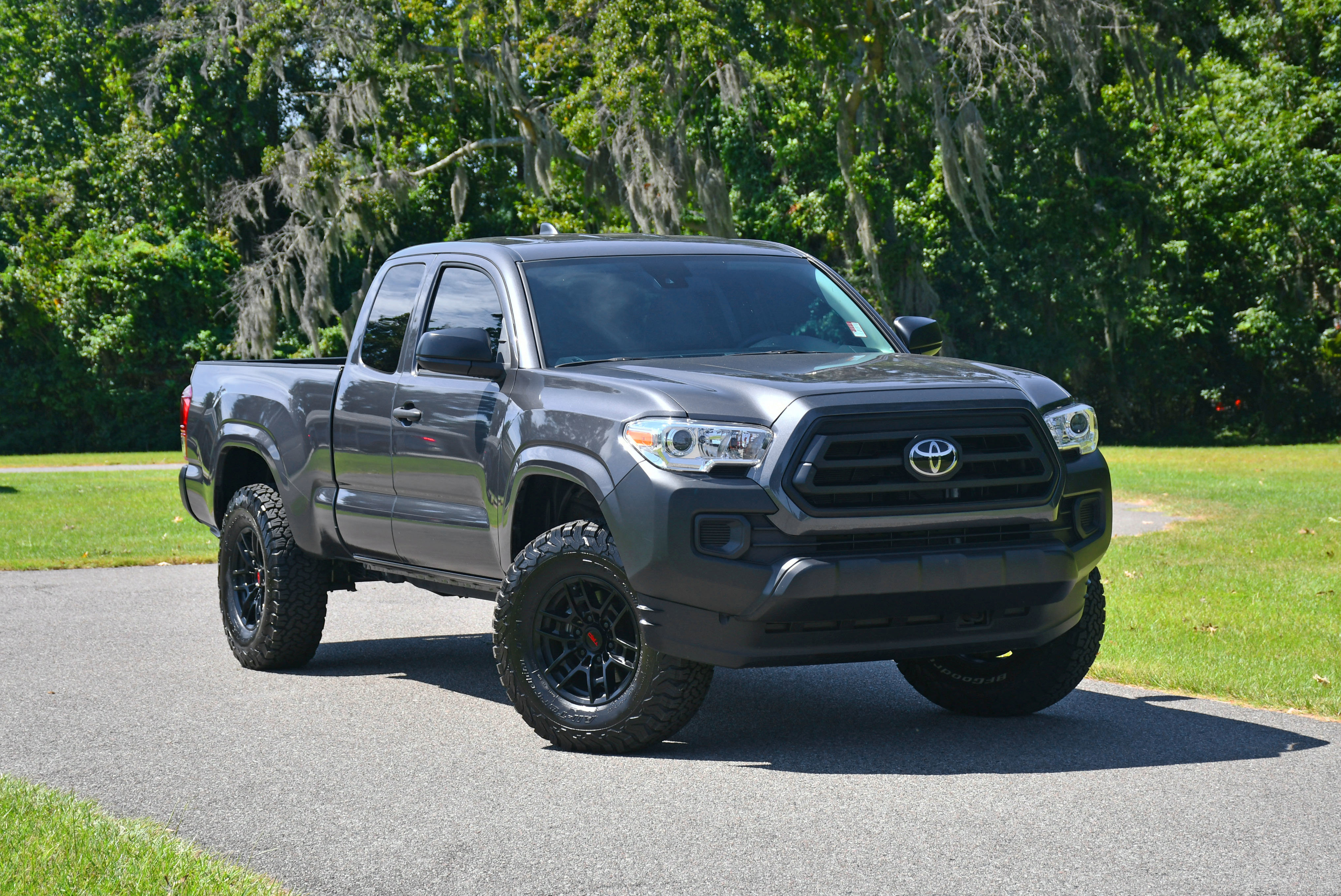 Used 2023 Toyota Tacoma SR image 6