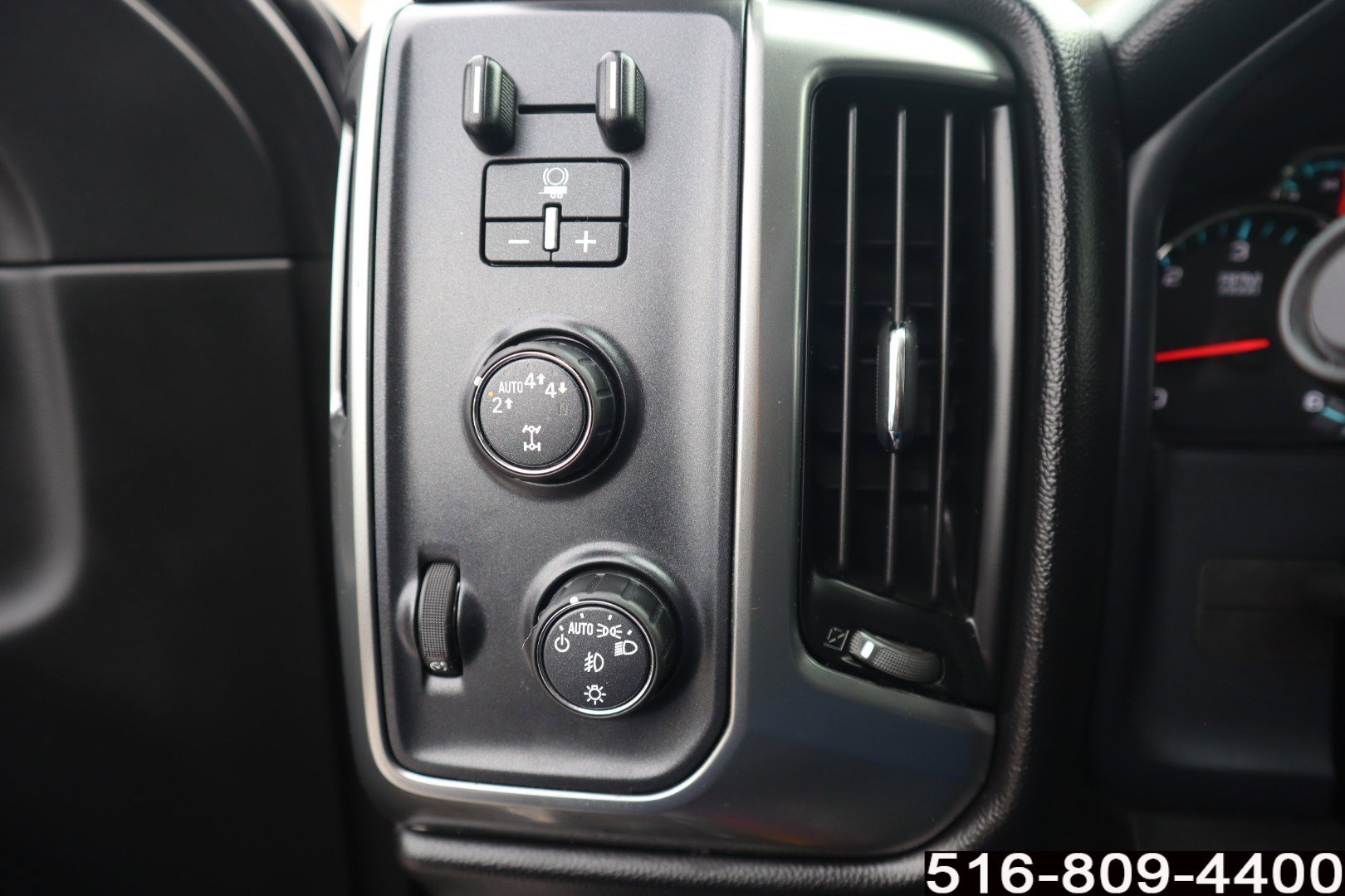 Used 2018 Chevrolet Silverado 1500 LT w/ All Star Edition image 21