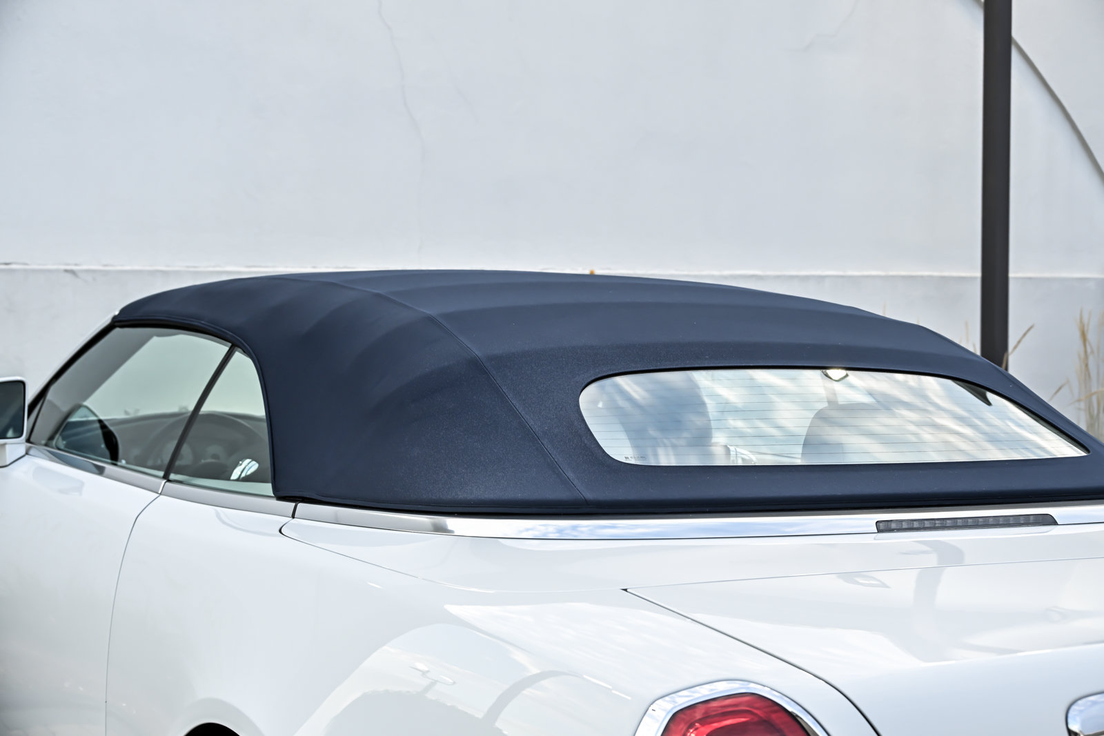 Used 2020 Rolls-Royce Dawn RWD image 19
