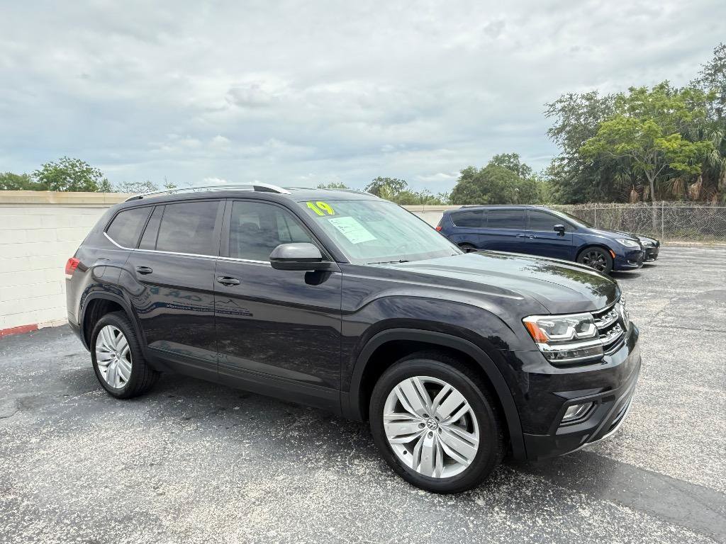 Used 2019 Volkswagen Atlas SE w/ Towing Package FWD image 3