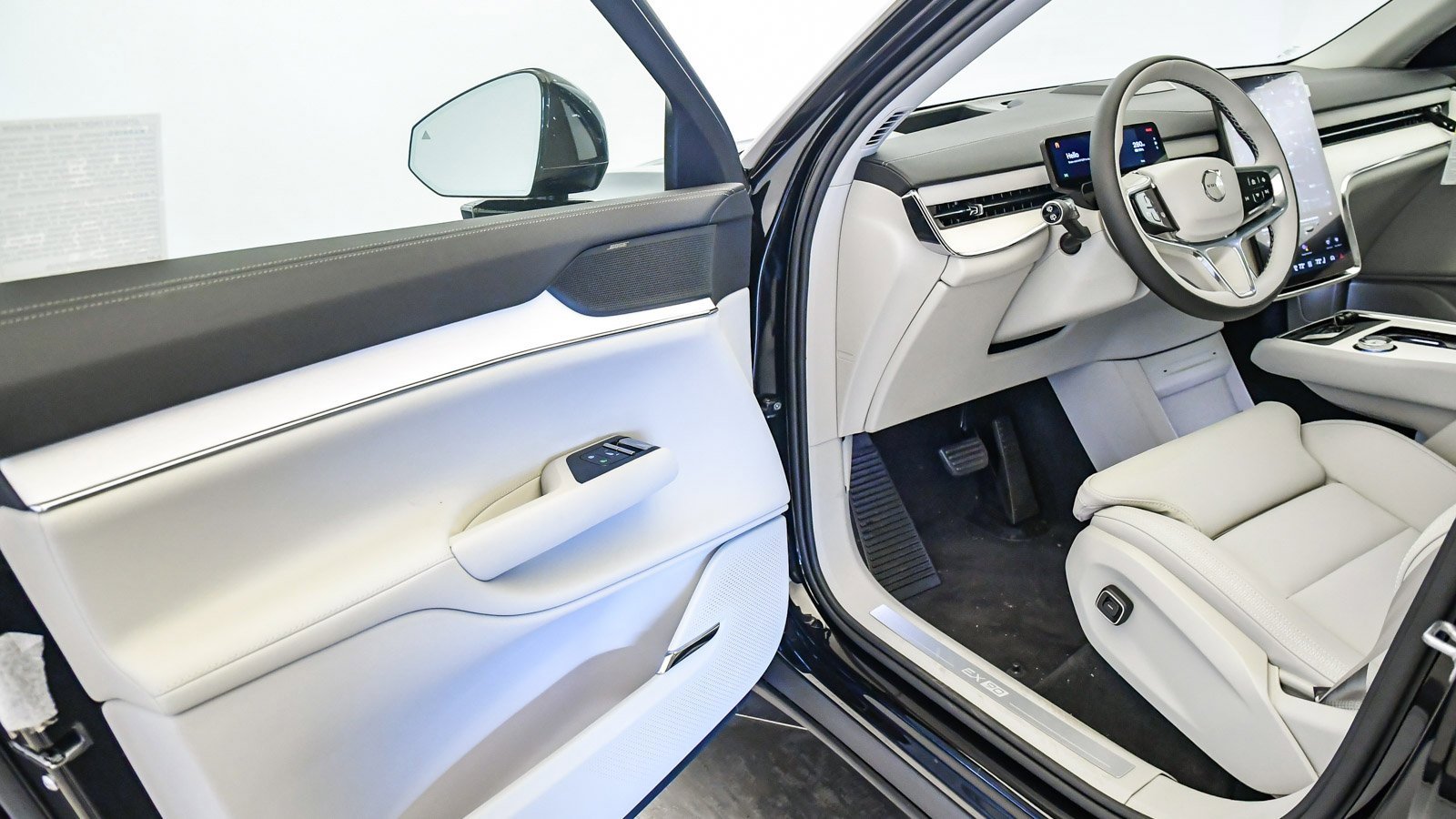 New 2025 Volvo EX90 Plus w/ Protection Package Premier image 24