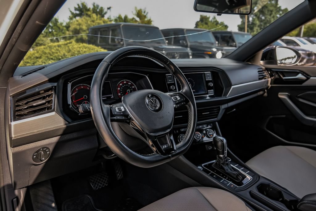 Used 2019 Volkswagen Jetta R-Line FWD image 12
