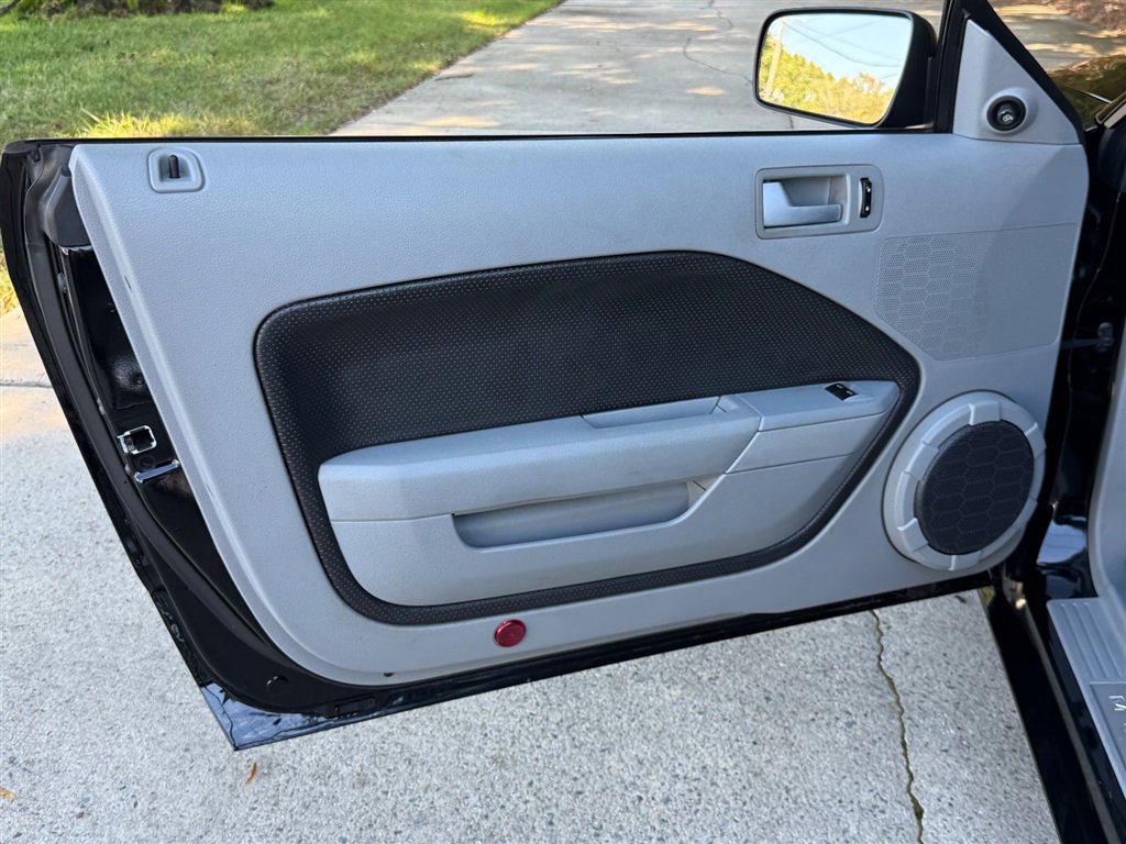 Used 2007 Ford Mustang GT image 38