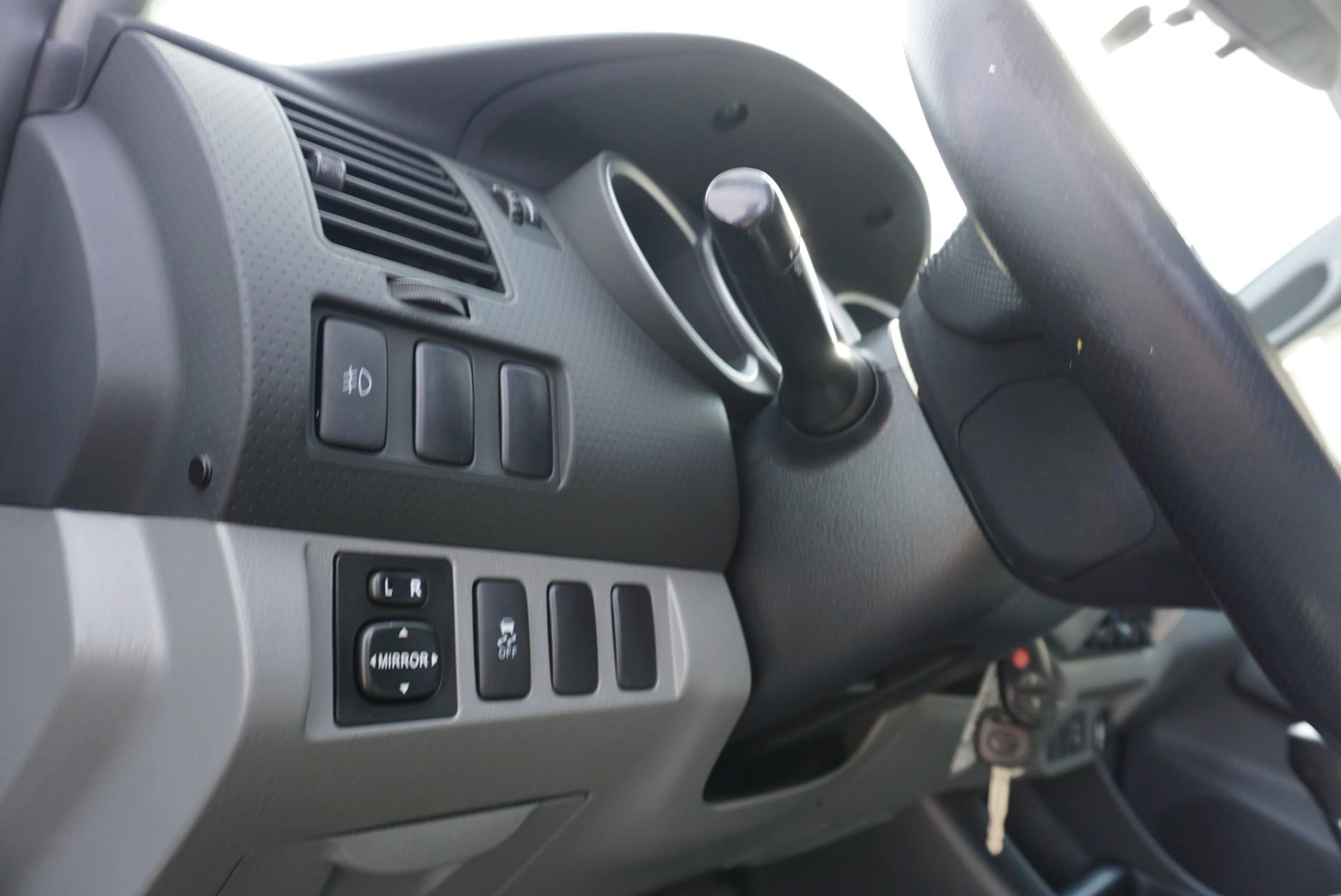 Used 2015 Toyota Tacoma PreRunner image 30