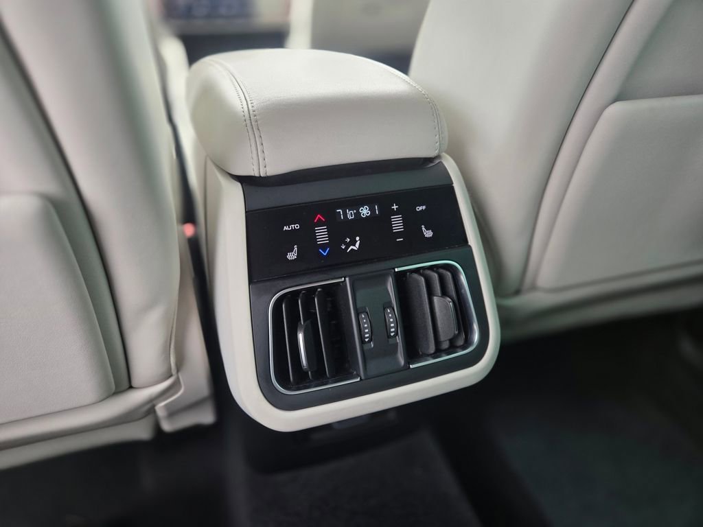 Used 2023 Maserati Grecale Modena image 21