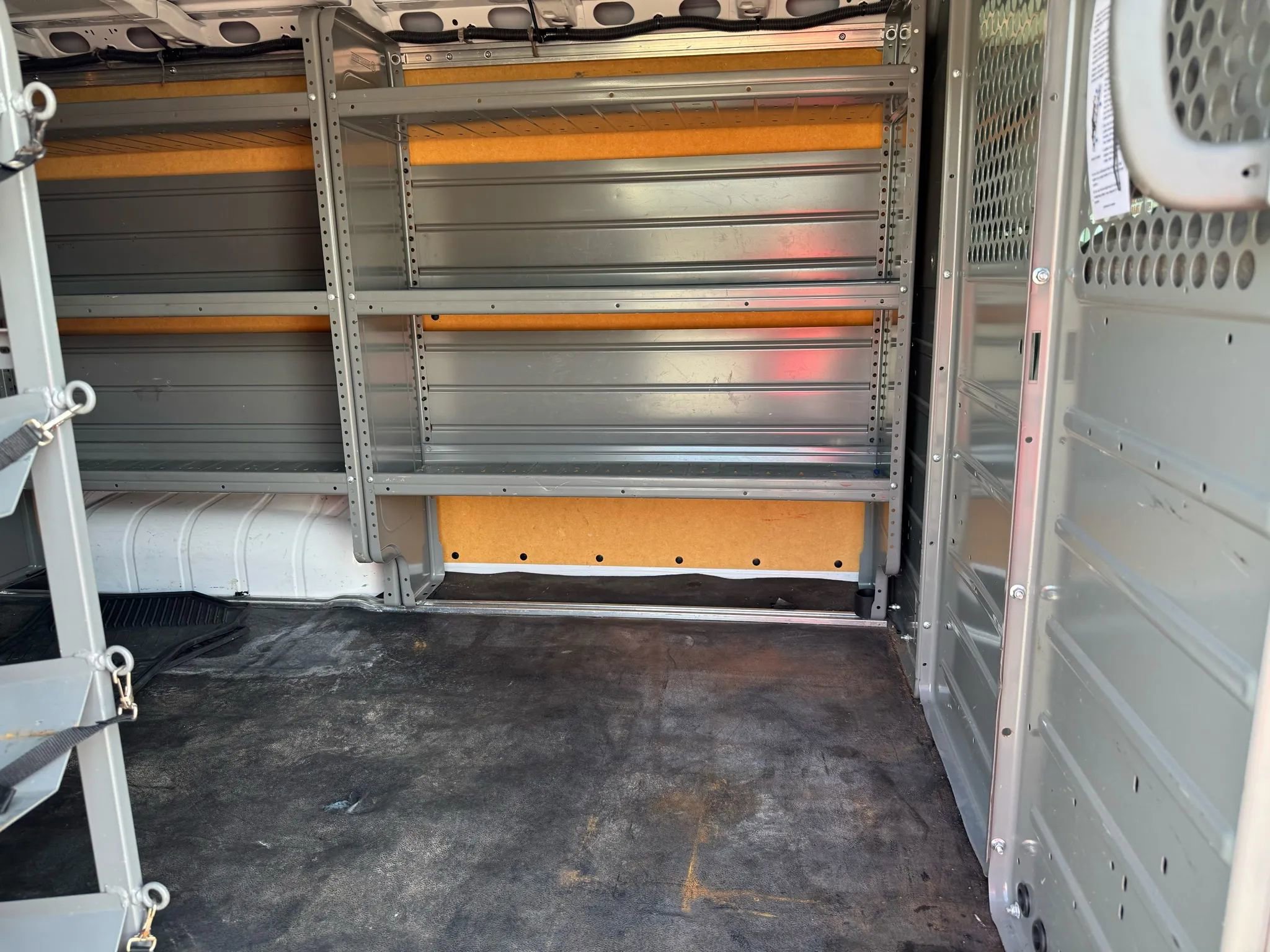 Used 2019 Nissan NV 2500 SV image 28