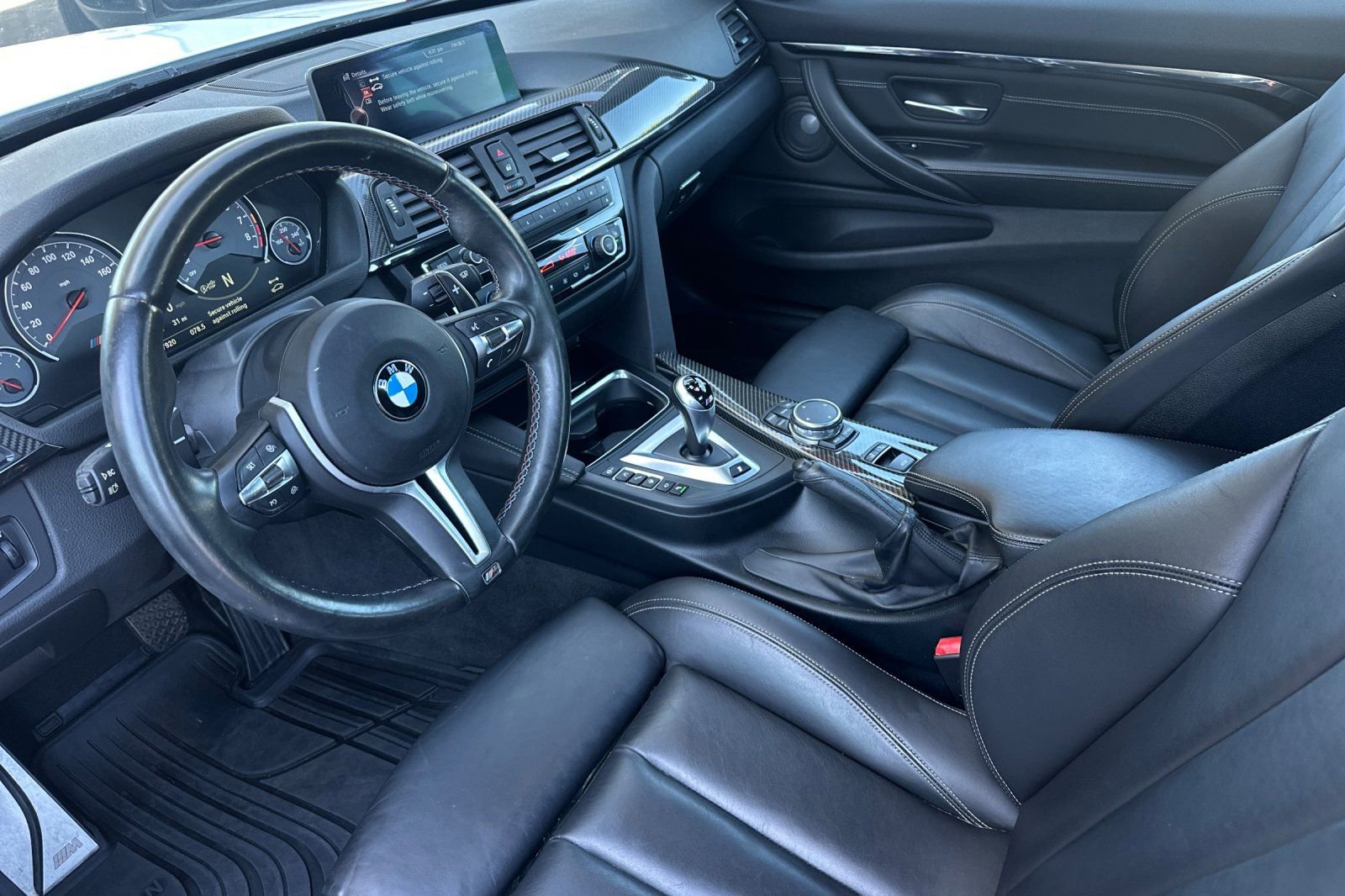 Used 2015 BMW M4 Convertible image 12