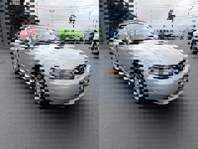 Used 2001 Ford Mustang Deluxe image 3