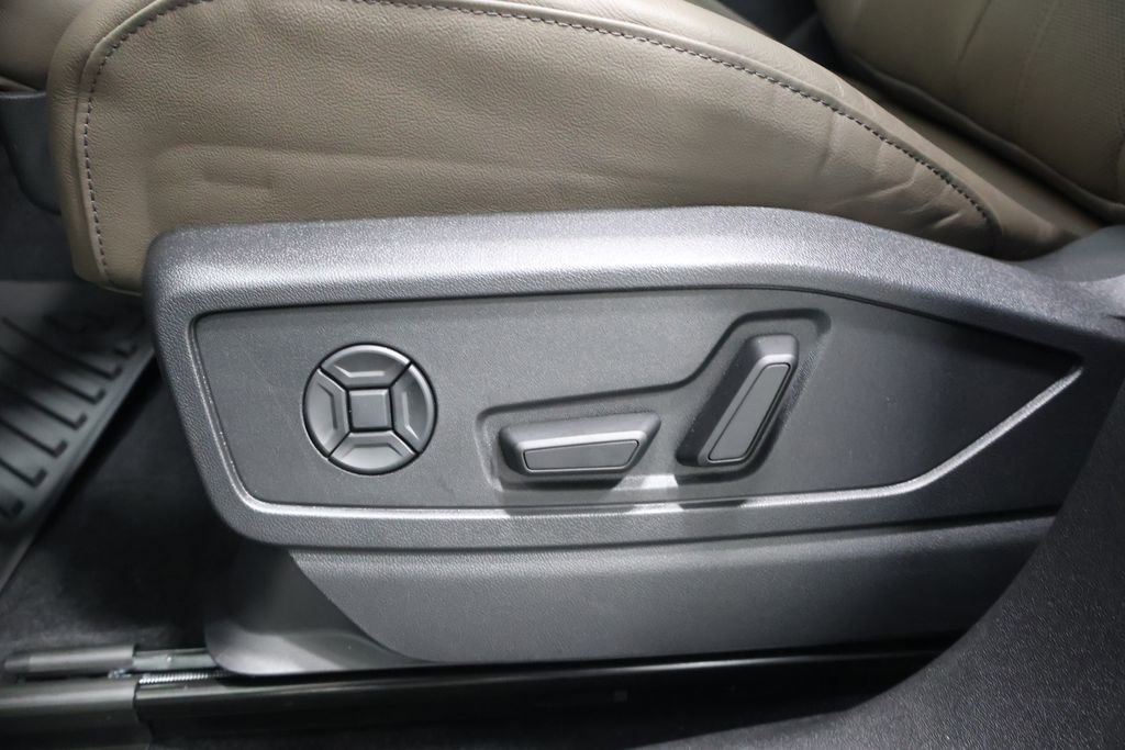 Used 2025 Audi Q5 Premium Plus w/ Premium Plus image 14
