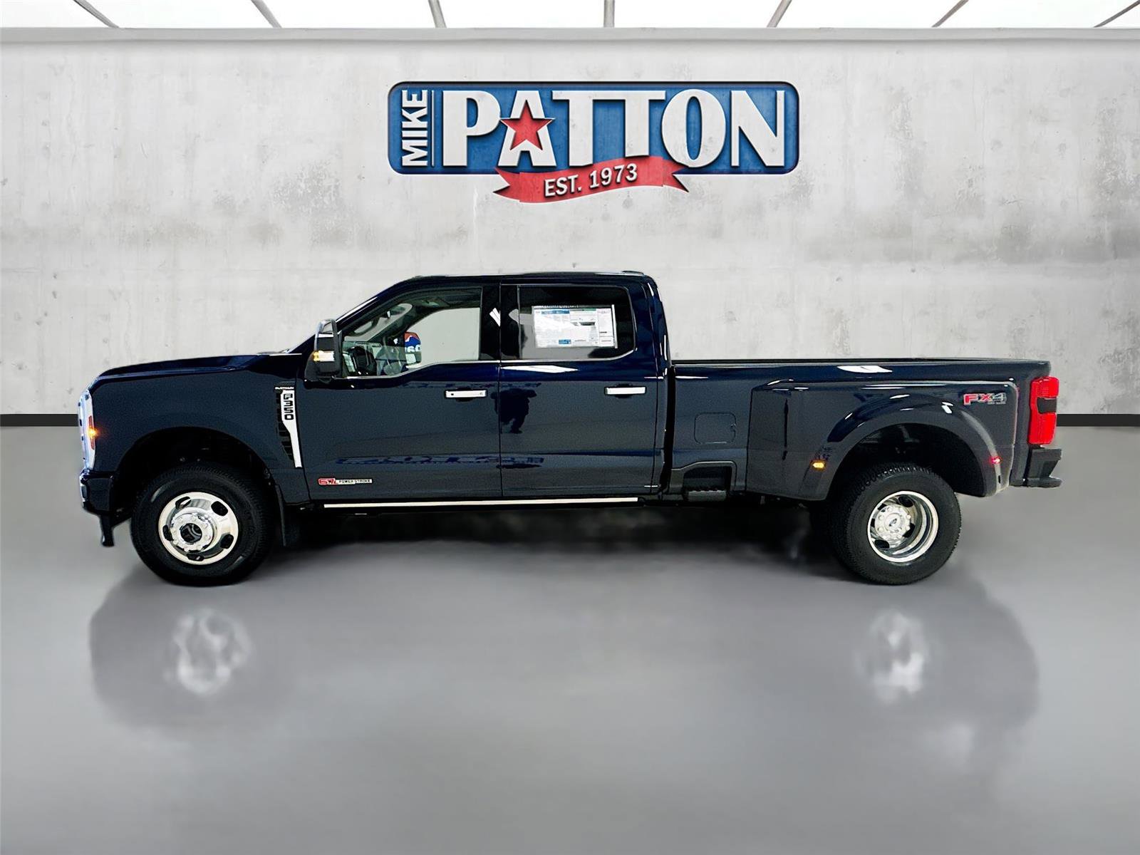New 2025 Ford F350 Platinum w/ Platinum Plus Package image 4