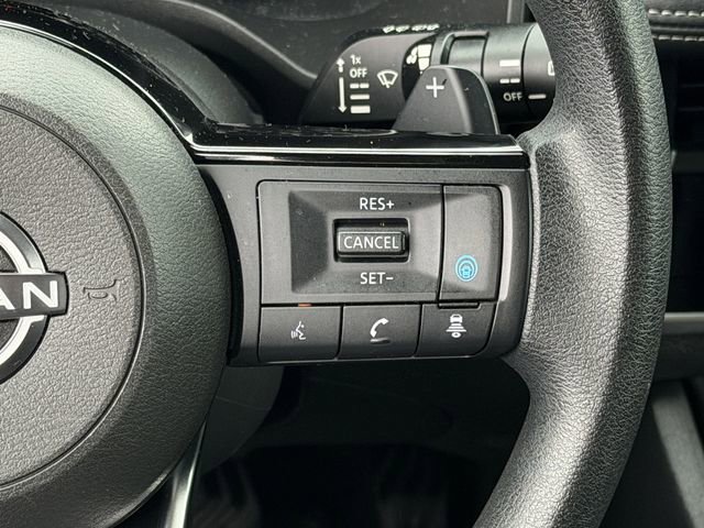 Used 2023 Nissan Rogue SV image 15