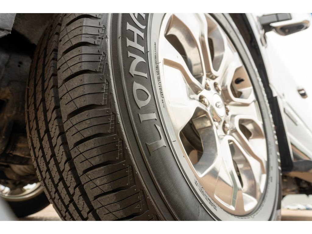 Used 2022 Ford F150 Platinum w/ Equipment Group 701A High image 9