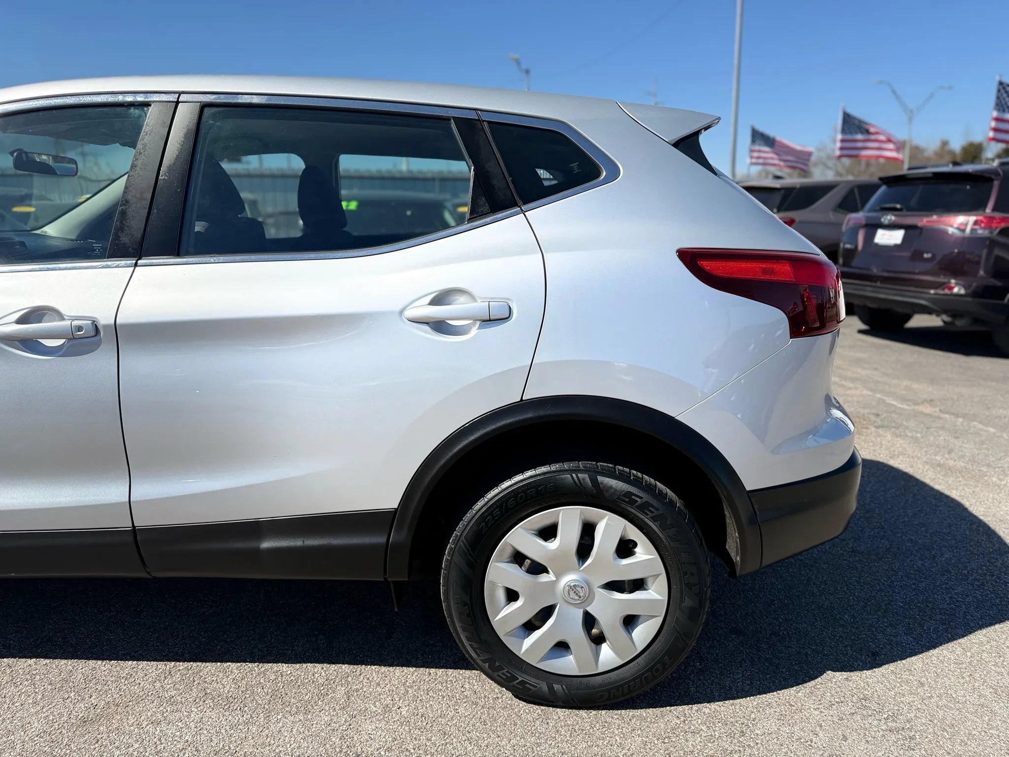 Used 2018 Nissan Rogue Sport S FWD image 10