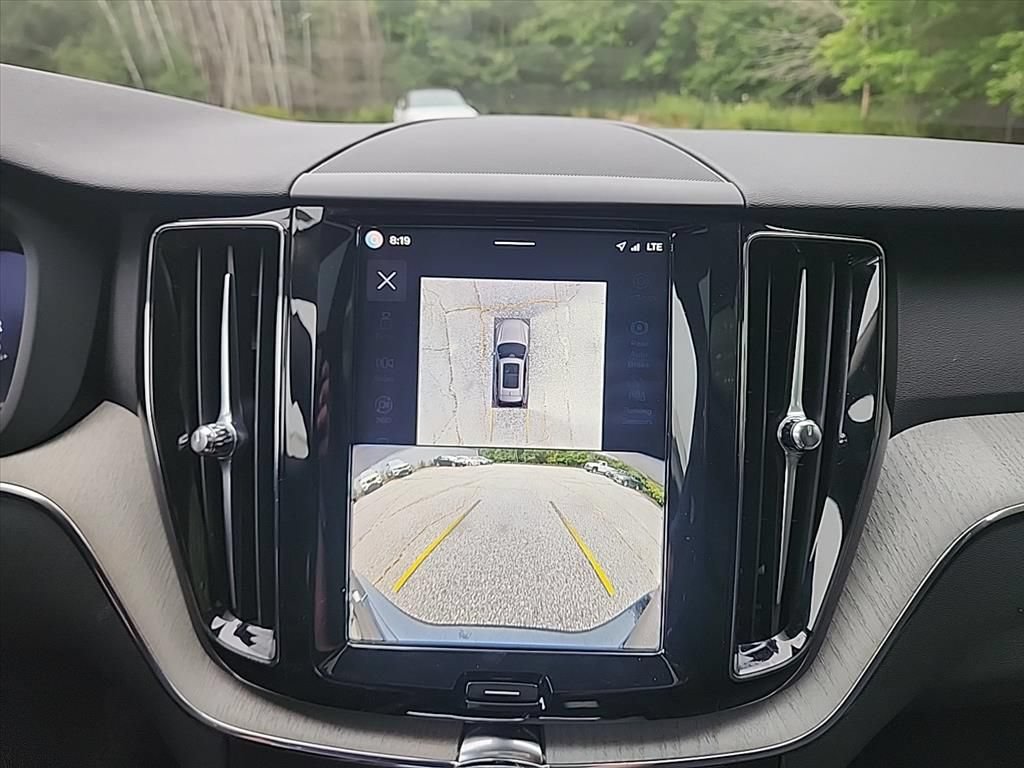 Certified 2025 Volvo XC60 B5 Plus w/ Climate Package AWD/4WD image 18