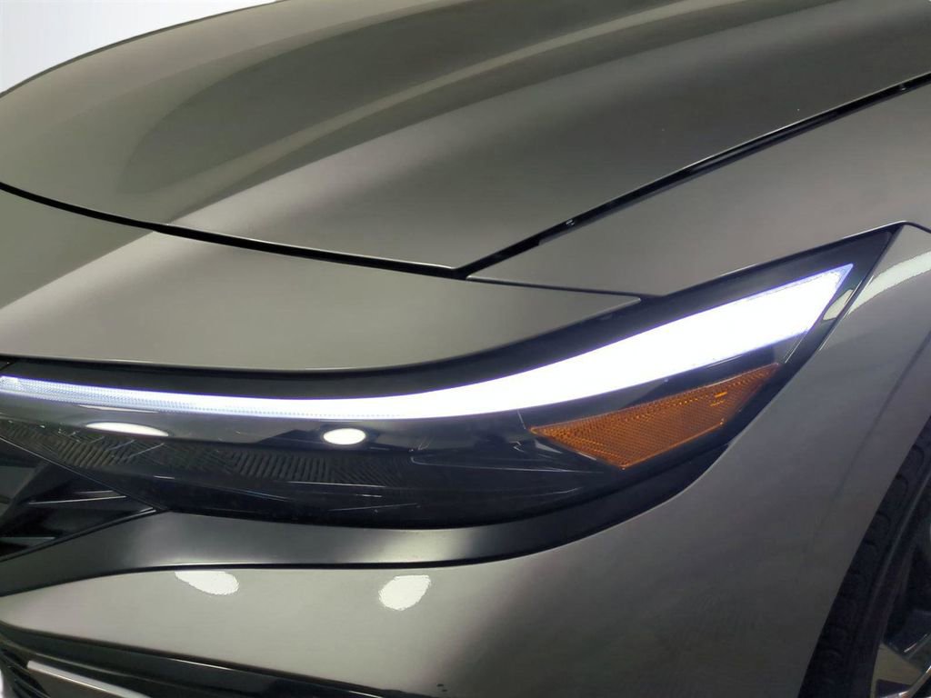 Used 2024 Hyundai Elantra SEL w/ Convenience Package image 10