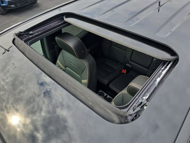 Used 2023 GMC Canyon Denali image 19