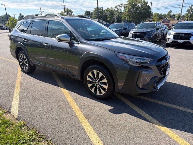 Used 2025 Subaru Outback Touring XT AWD/4WD image 3