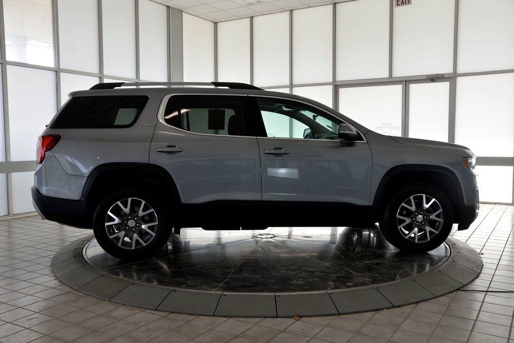 Used 2023 GMC Acadia SLE w/ Driver Convenience Package image 9