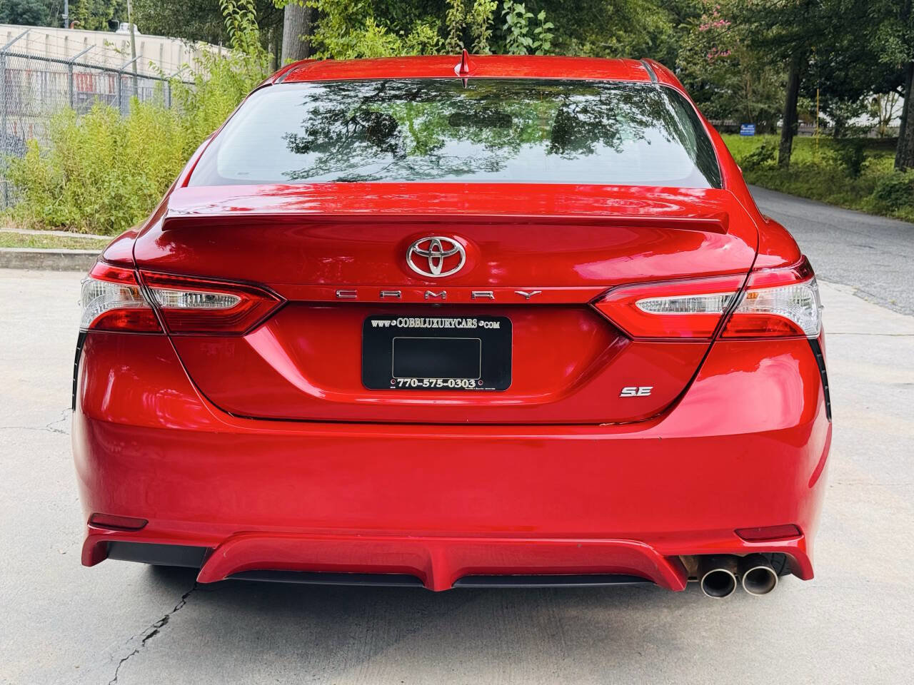 Used 2020 Toyota Camry SE image 4