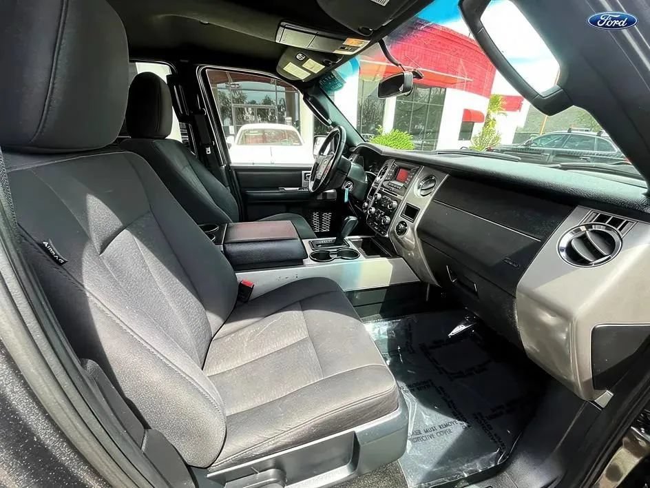 Used 2017 Ford Expedition XLT AWD/4WD image 16