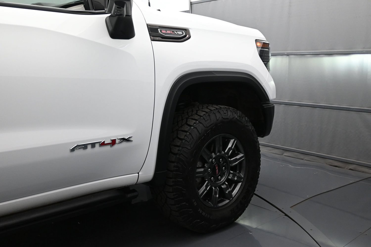 Used 2024 GMC Sierra 1500 AT4X AWD/4WD image 47