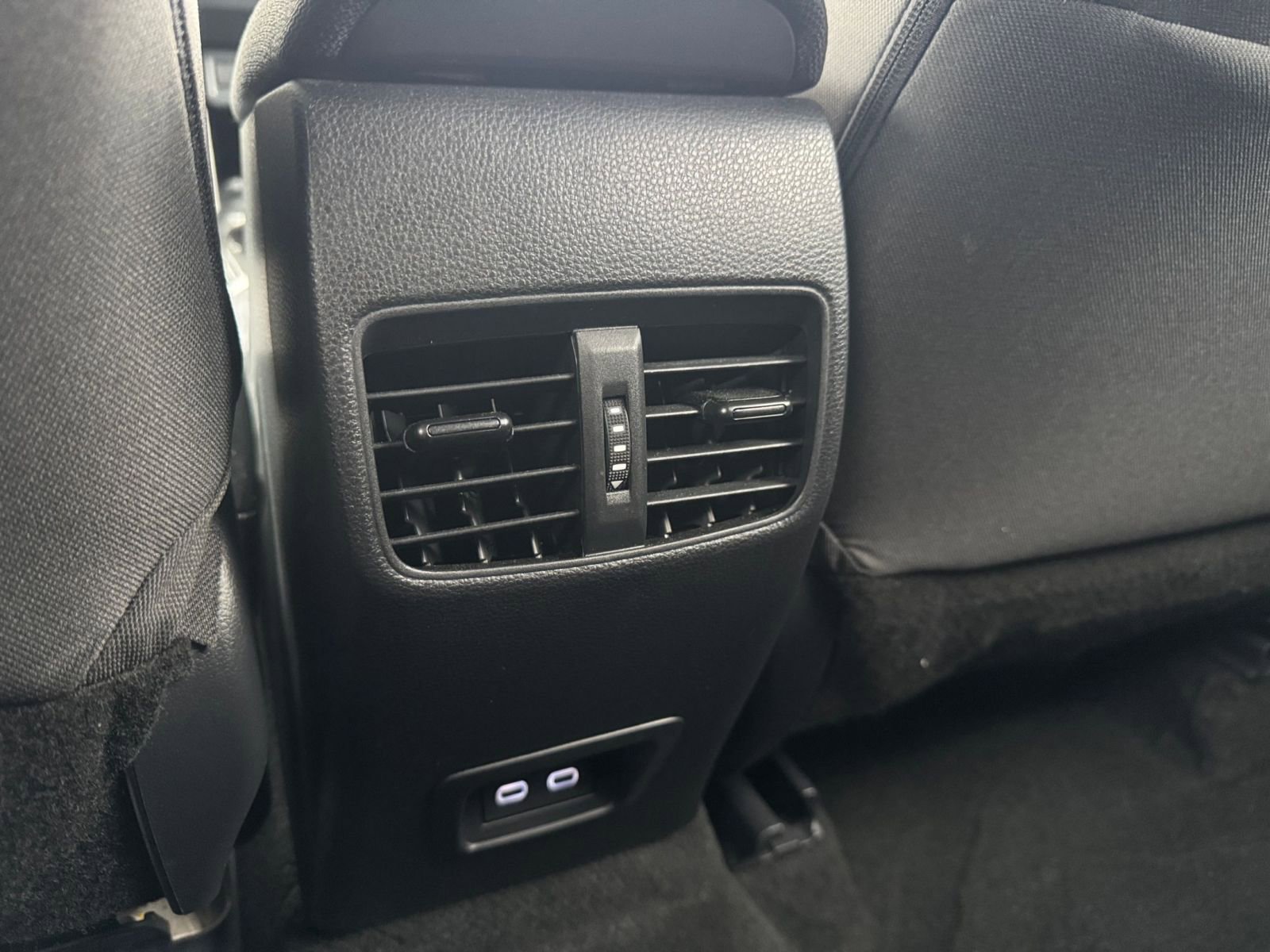 Used 2025 Toyota Corolla Cross LE image 23