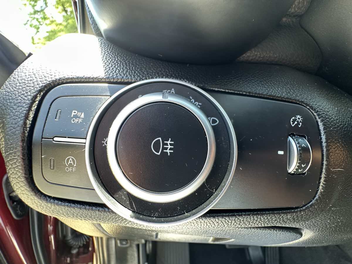 Used 2017 Alfa Romeo Giulia AWD image 13