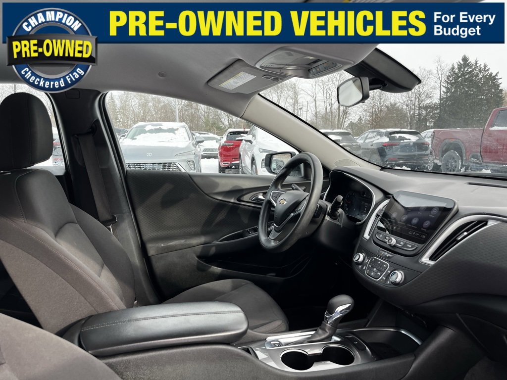Used 2022 Chevrolet Malibu LT image 34