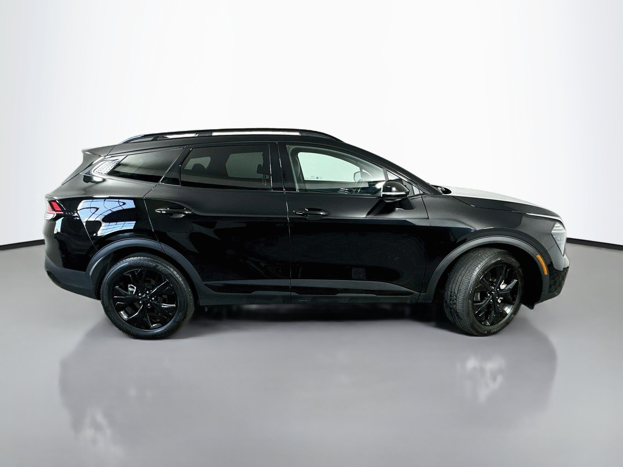 Certified 2025 Kia Sportage X-Line w/ Premium Package AWD/4WD image 8