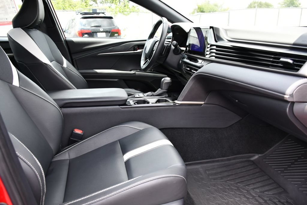 Used 2025 Toyota Camry SE FWD image 32