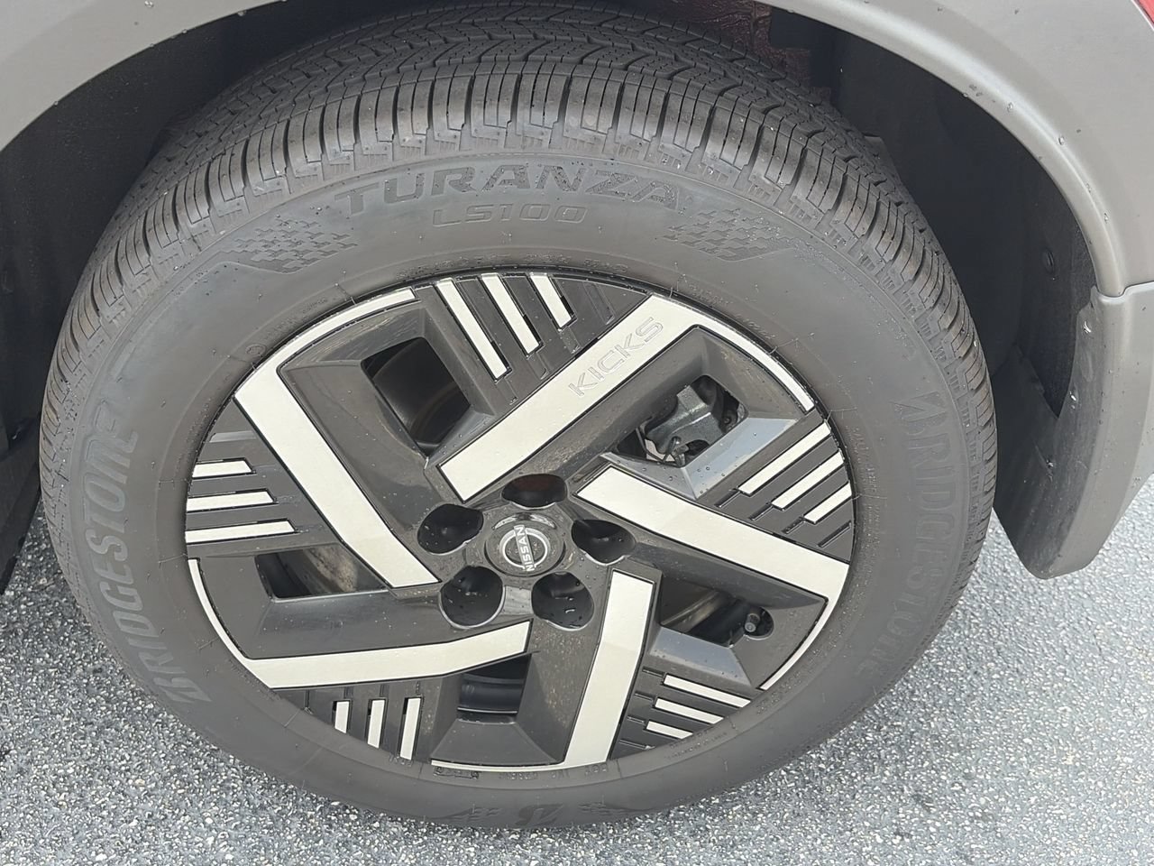 Certified 2026 Nissan Kicks SV w/ SV Premium Package FWD image 9