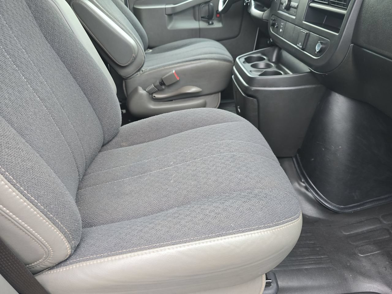 Certified 2025 GMC Savana 2500 w/ Driver Convenience Package RWD image 17