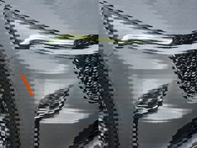 Used 2024 Buick Enclave Avenir w/ Avenir Technology Package image 8